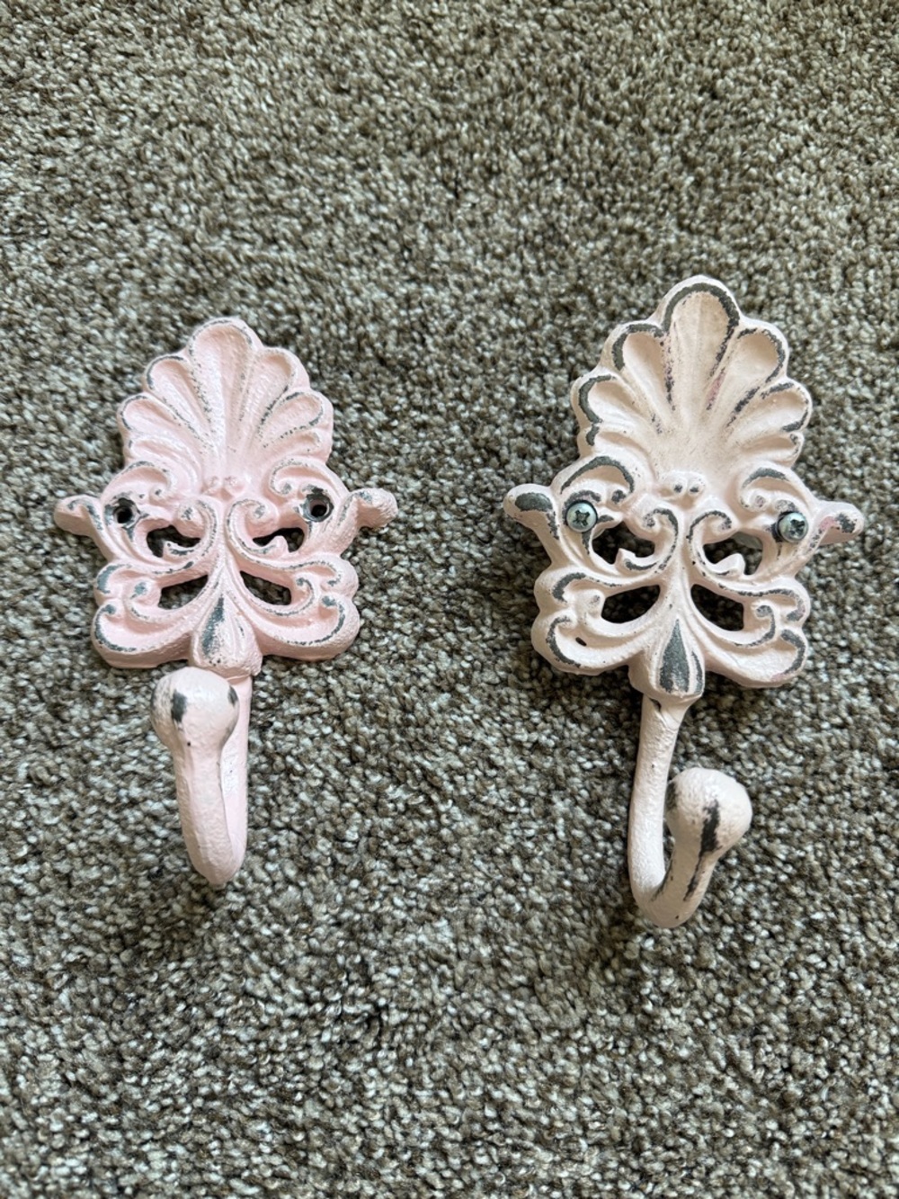 Shabby Chic Pink Wall Hooks - Decoratively Set